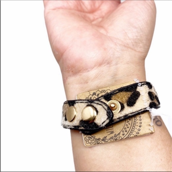 Gold Leopard Tassel Bracelet NEW - Picture 7 of 7